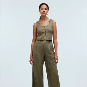 NWT Scoopneck Crop Tank in 100% Linen